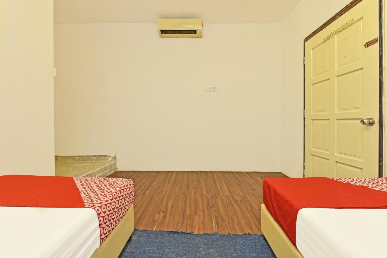 F Hotel Sungai Dua Bukit Екстериор снимка