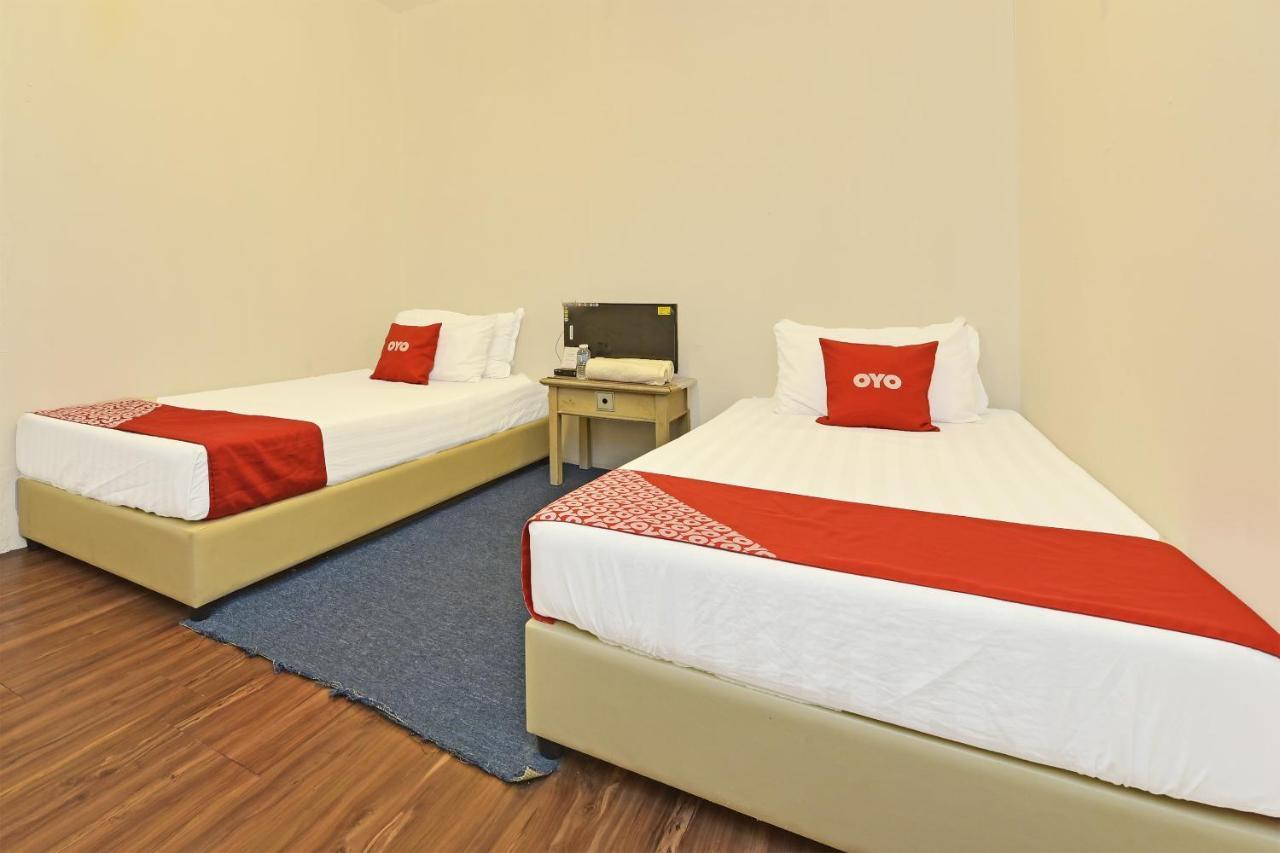 F Hotel Sungai Dua Bukit Екстериор снимка