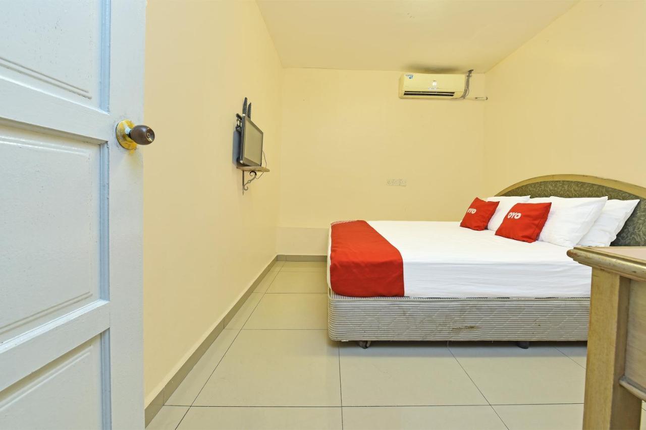 F Hotel Sungai Dua Bukit Екстериор снимка