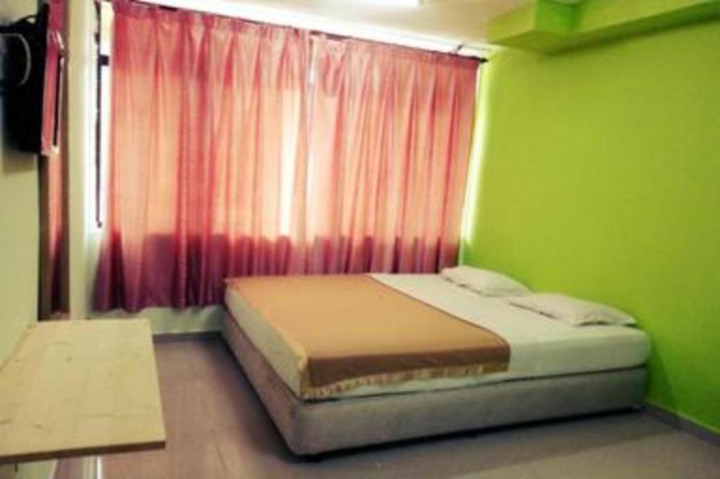 F Hotel Sungai Dua Bukit Екстериор снимка