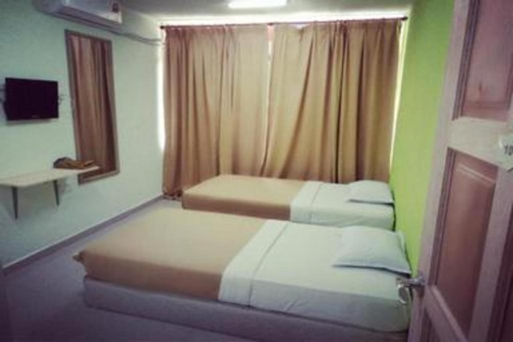 F Hotel Sungai Dua Bukit Екстериор снимка